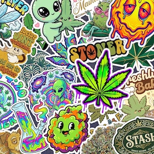 以下が含まれることがあります： 漫画の宇宙人、大麻の葉、サイケデリックなイメージが描かれた、カラフルなステッカーのコレクションです。「Stoner」や「Doctor Oint Problems」などのテキストが含まれています。デザインは、緑、紫、黄色の組み合わせで鮮やかです。