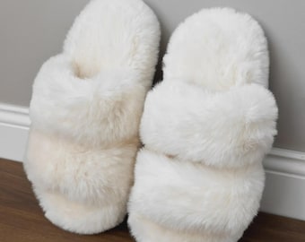 Ultra-Soft Women's Fluffy Slippers | Cozy Faux Fur Comfort
