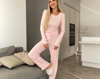 Soft Cotton Knit Pajama Set: Minimalist Loungewear & Homewear for Relaxing Nights