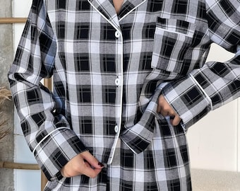 Flanellpyjamaset: Rutig skjorta och byxor, mjuka vintersovkläder