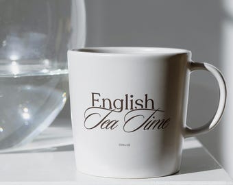 English Tea Time Mug – Elegant tea cup | Chic vintage mug, tea lover gift idea, aesthetic cup – Mwasi permanent collection.