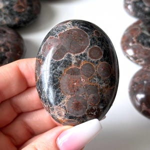 Peanut Obsidian Palm Stone | Grounding | Release Old Patterns | Change | Transition | New Beginnings | Reiki Crystal Meditation Stone