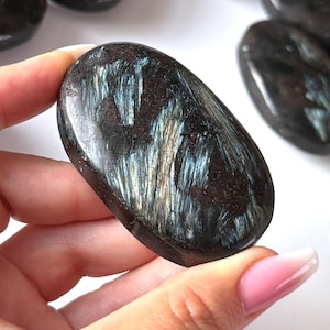 Arfvedsonite Palm Stone | Intuition | Spiritual Awareness | Clarity