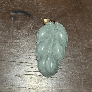 natural jade pendant, 18k rose  gold