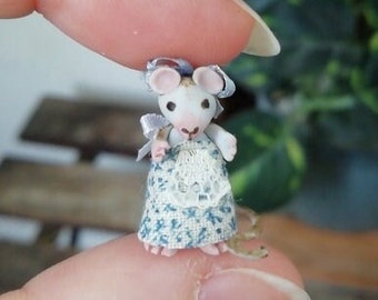 Tiny MOUSE Lady  ooak 1:48 miniature by ALIGRADOLLS