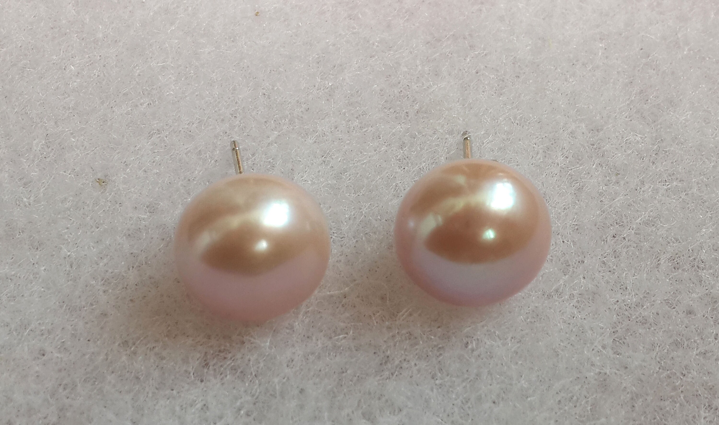 Genuine Mauve Freshwater Pearl Stud Earrings 11-11.5mm