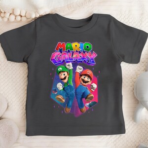Camiseta de la película Super Mario Galaxy, camiseta de Peach, Yoshi, Bowser y Luigi, camiseta Mario desde el 85 para gamers, camiseta de Super Mario de Universal Studios imagen 2