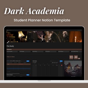 Puede incluir: Una pantalla de portátil muestra una plantilla de Notion para planificador de estudiantes con temática de Dark Academia. La pantalla muestra un calendario, pestañas de navegación y una imagen de banner. El texto "Dark Academia Student Planner Notion Template" está en la parte superior.