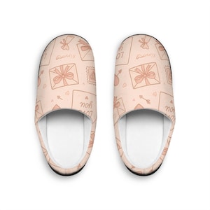 Charming Women&#39;s Indoor Slippers with Love Letters Design, Cozy Home Footwear, Perfect for Relaxation, Gift for Her