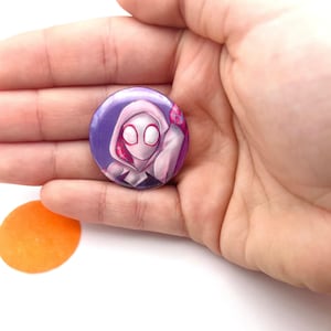 Gwen Stcy Spiderverse Button Anstecknadel