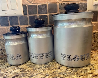 Vintage Aluminium Kanister Set - Tee, Kaffee & Mehl Küchen Behälter - Mitte des Jahrhunderts Bauernhaus Dekor