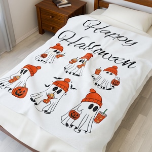 Halloween Plush Ghost Blanket: Cozy Fall Throw, Spooky Season Decor