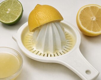 Vintage Foley Citrus Juicer Reamer Strainer Manual Kitchen Tool Retro White