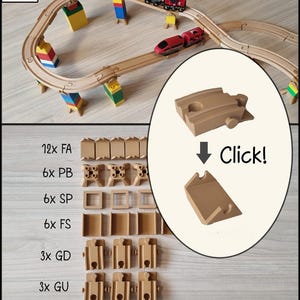 Op de afbeelding: Houten treinspoor set met diverse spooronderdelen en steunen. De afbeelding bevat een gebogen spoor met speelgoedtreinen en een diagram met de tekst "Click!". De tekst "*Trains, tracks and Duplo not included" is ook zichtbaar.
