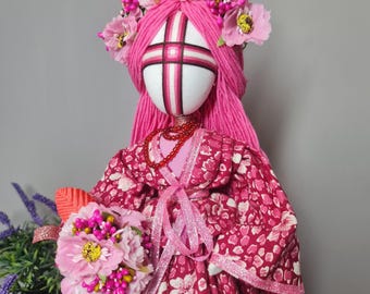 Handgjord rosa blommig textildocka: Cottagecore Art Decor, OOAK samlarobjekt, vårfeminin design
