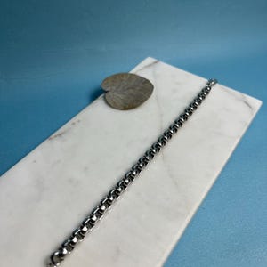 Minimalist Chain Design Unisex Bracelet – Stainless Steel, Stylish for Everyday Wear