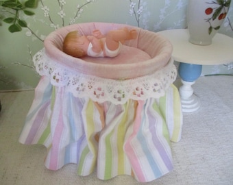 1:6 Baby Bed and Baby Girl Doll.  Sized for 1/6 dioramas, for Barbies, Blythe, BJD dolls, Fashion Royalty