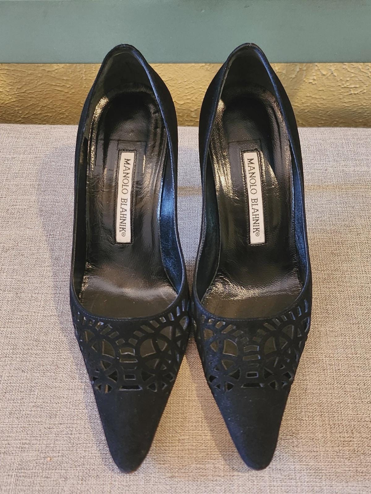 MANOLO BLAHNIK ブラック スエード パンプス 36.5 ヴィンテージ マノロ ブラニク ブラック レーザーカット スエード