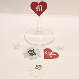 Monogram Wine Glass Charm – Custom Initial Drink Tag for Parties & Weddings in Heart, Flower, or Clover Shape, Party Glass Identifier