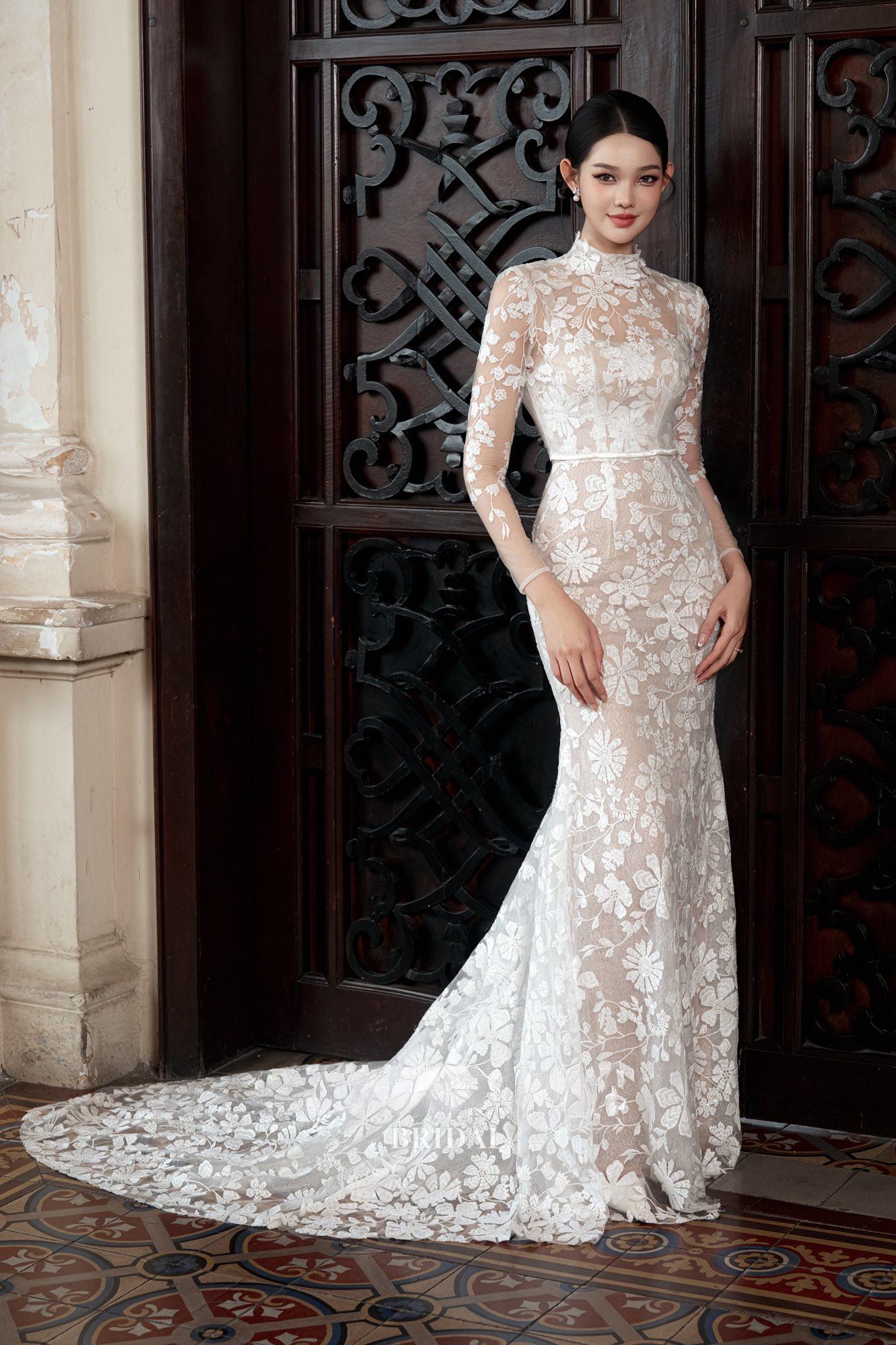 High Neck Mermaid Lace Wedding Dress with Long Sleeve and 3D Flower Lace