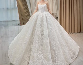 Luxus-Spitzen Brautkleid Korsett Prinzessin Ball Gow Schulterfrei Flowy Langer Zug