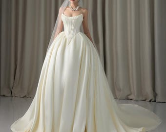 Abito da sposa in raso avorio con vita basca, abito da ballo da principessa con strascico lungo, fatto a mano su misura, bianco
