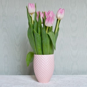 Textured Flower Vase, Pineapple Patterned Tumbler Mug, Modern Flower Vase, Smoothie Beaker Pink