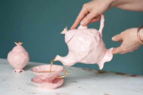 AIDS Herinnering alarm Pink Ceramic Teapot Alice In Wonderland Teapot - Etsy België