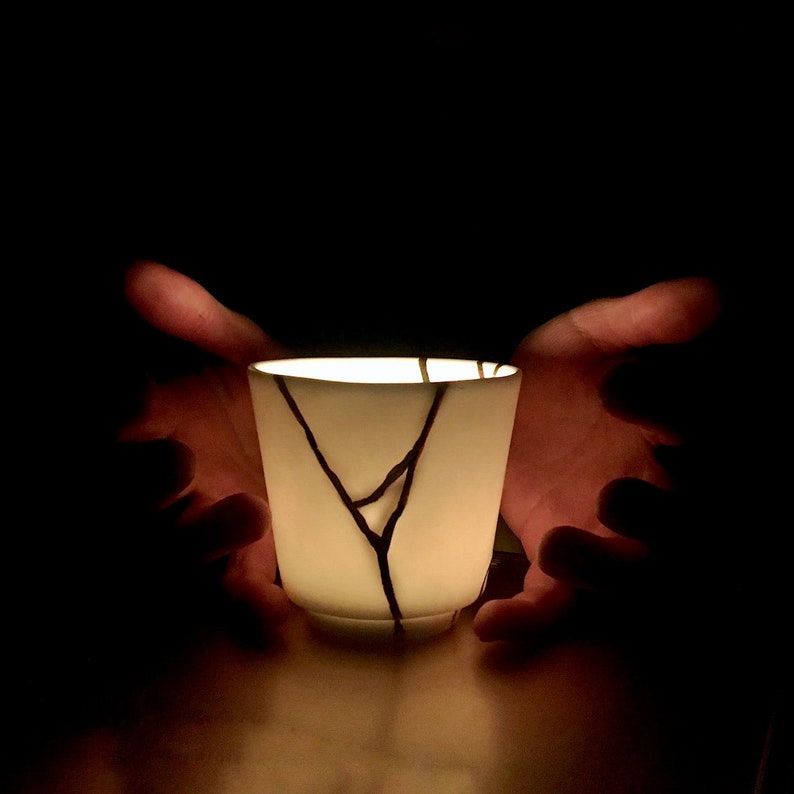 Kintsugi tea light holder white.