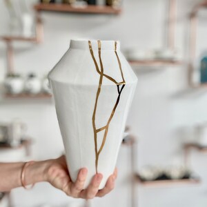 Large Kintsugi Vase in Black or White - Etsy
