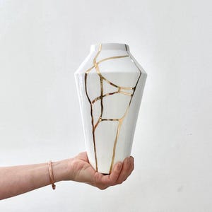 Large Kintsugi Vase in Black or White, Milestone Gift - Etsy