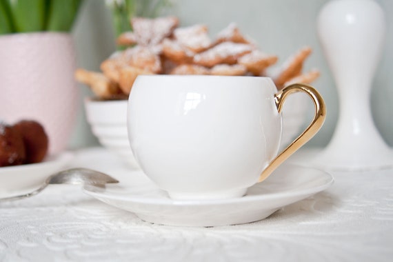 Getting to Know Your Teacups: Handles & Cup Shapes
