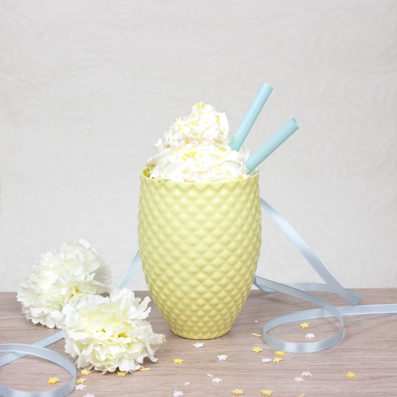 Textured Flower Vase, Pineapple Patterned Tumbler Mug, Modern Flower Vase, Smoothie Beaker Yellow