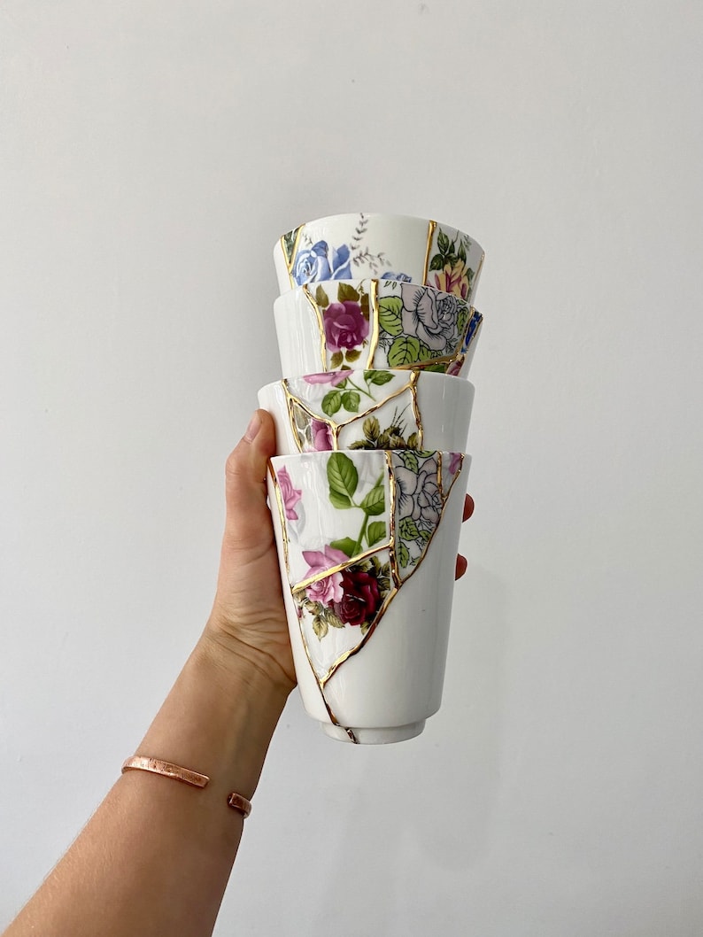 Small Kintsugi Vase with Floral Sections zdjęcie 10