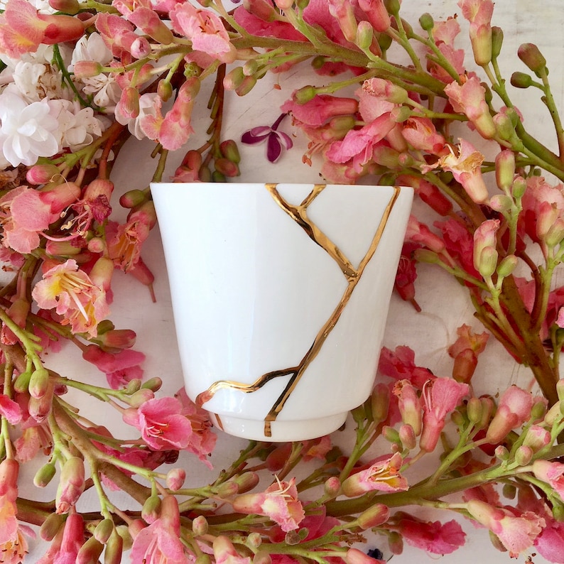 Kintsugi candle holder white.