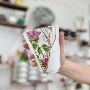 Small Kintsugi Vase with Floral Sections zdjęcie 5