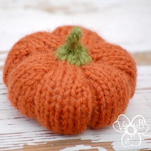 Instant Digital Download Pattern - PDF Knitting Pumpkin Pattern - Fiber Pumpkin Tutorial - Fall Decor How-To - DIY Autumn Wedding Decor