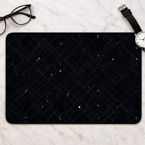 Tapis de bureau futuriste sombre à motif géométrique noir minimaliste, tapis de souris Tech Lines, pour un espace de travail moderne.