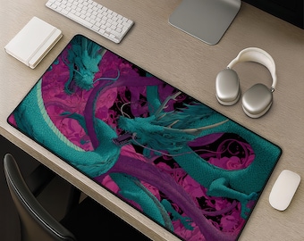 Alfombrilla de escritorio con diseño de dragón azul verdoso y fucsia: alfombrilla de escritorio grande con una vibrante ilustración de dragones gemelos estilo anime, ideal para gamers y amantes de la fantasía.