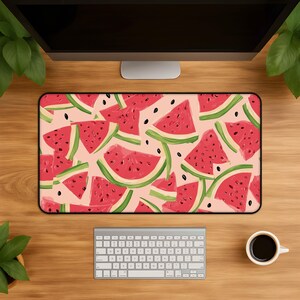 Watermeloen bureaumat vrolijk zomerfruitpatroon grote muismat voor kantoorgamers levendig roze rood groen zaden keuken cadeau aanwezig