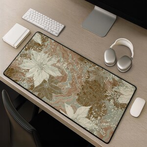 Tapete de mesa floral de inverno com poinsétia, tapete de rato com patchwork paisley, tapete de escritório botânico marrom sálvia com estilo bordado para presente de mesa