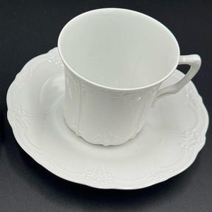 Vintage Tirschenreuth Baronesse White Embossed Coffee Cups & Saucers – Set of 2 (Alt Tirschenreuth 1838, Bavaria)