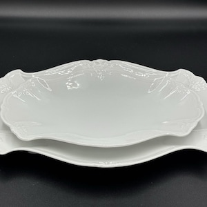 Vintage Tirschenreuth Baronesse White Embossed Nesting Serving Trays – Set of 2