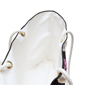 Minnie Mouse Weekender Bag: Playful Travel Bag for Kids & Adults image 5