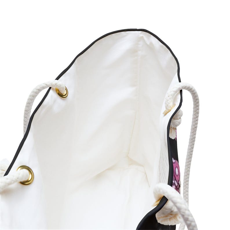 Minnie Mouse Weekender Bag: Playful Travel Bag for Kids & Adults image 5