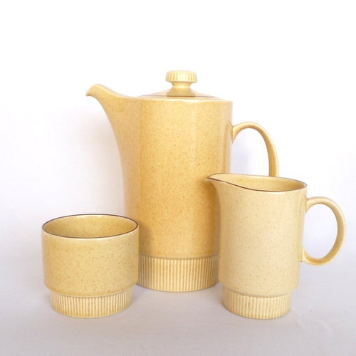 VINTAGE buy MOD TEAPOT/Set/ creamer and sugar/ England