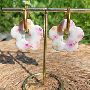 Pampilles Clara pour créoles interchangeable motif fleuri.