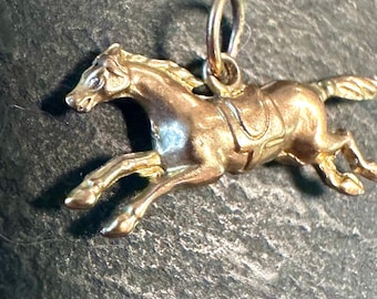 10k diminutive rare Victorian charm of a puffy running horse detailed on both sides