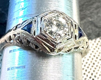 18k Ring  Deco Diamond and Sapphire white gold filigree-early 1900s, size 6 3/4