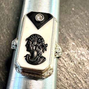 14k ring early 1900s Cameo carved from a single banded Agate with a Diamond in elegant white gold filigree rect setting size 5 1/2